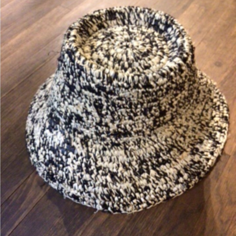 NEW! Wyeth by Todd Magill Black and Cream Marled Knit straw Bucket Hat - Picture 1 of 2